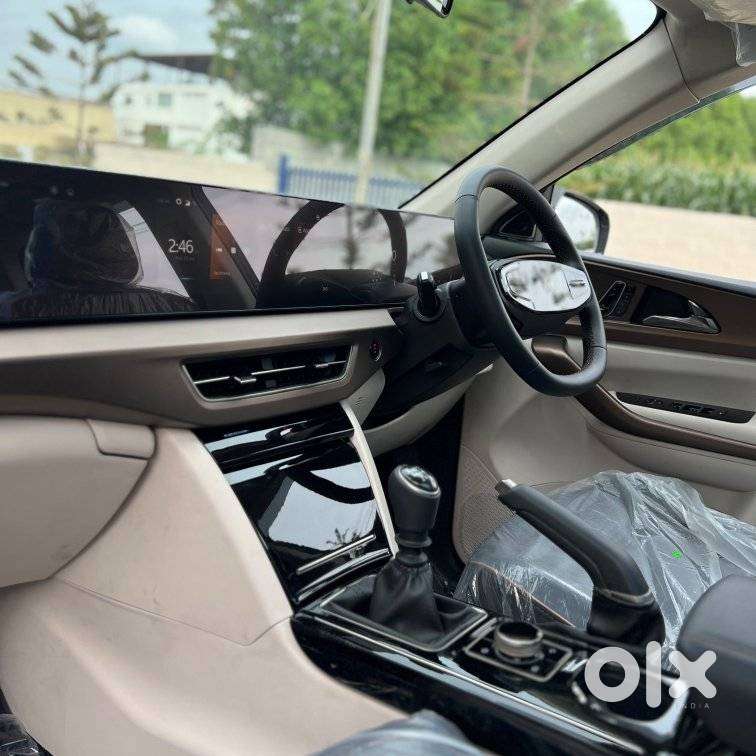 Mahindra Xuv 7xo Ax, 2026, Petrol