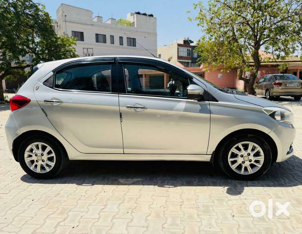 Tata Tiago, 2017, Petrol