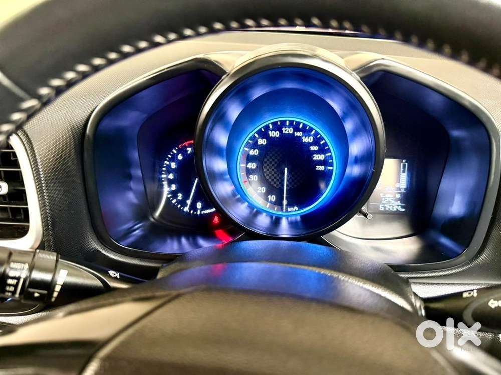 Hyundai Venue 2021 Petrol 67000 Km Driven