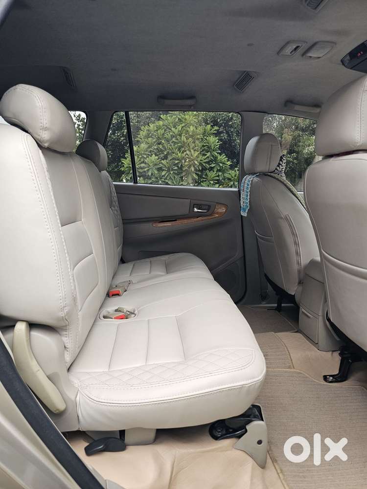 Toyota Innova 2.5 V 7 Str, 2010, Diesel