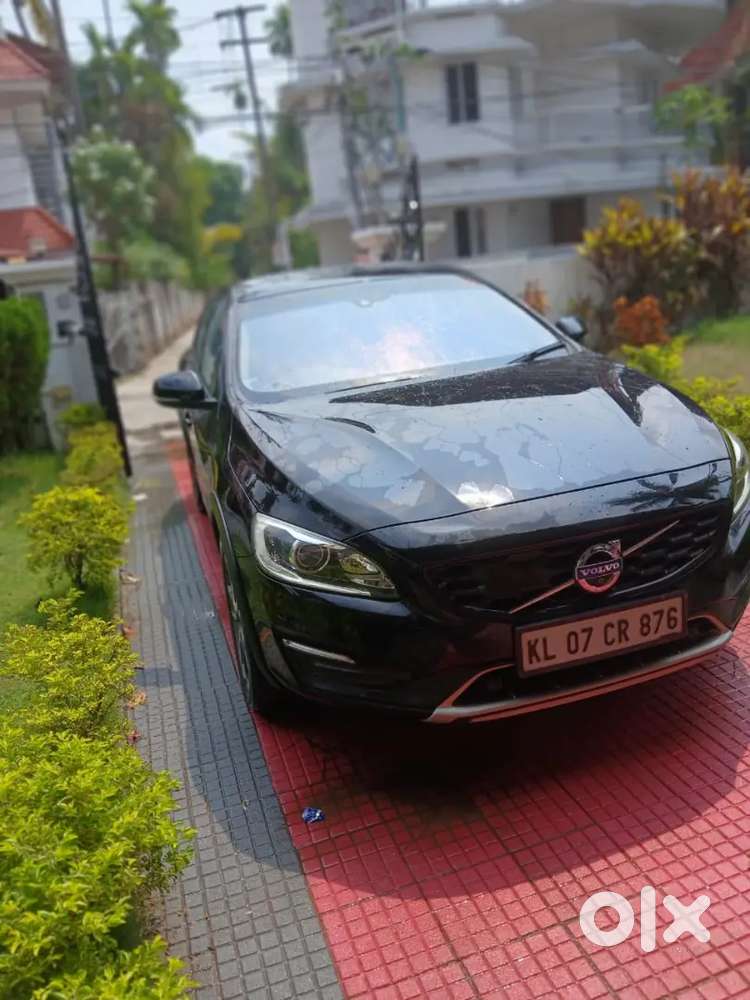 Volvo S60 Cross Country  Doctor Used  Excellent Condition