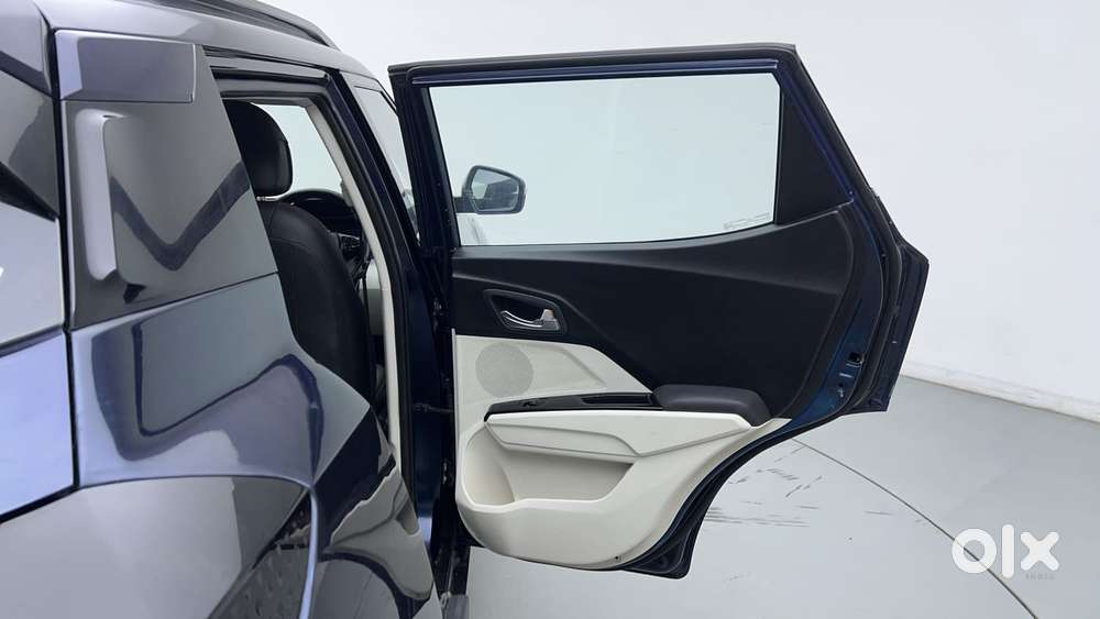 Mahindra Xuv 3xo Ax5 Ds Mt, 2024, Diesel