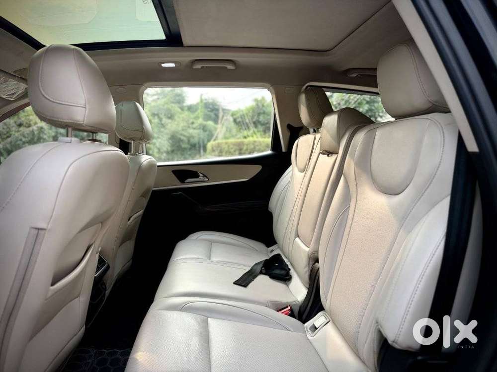 Mahindra Xuv700 2.0 Ax 7 Petrol At Luxury Pack Str, 2022, Petrol