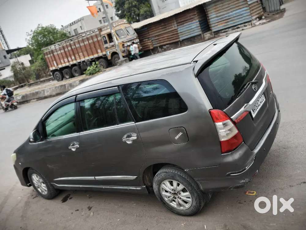 Toyota Innova 2010 Diesel 50000 Km Driven