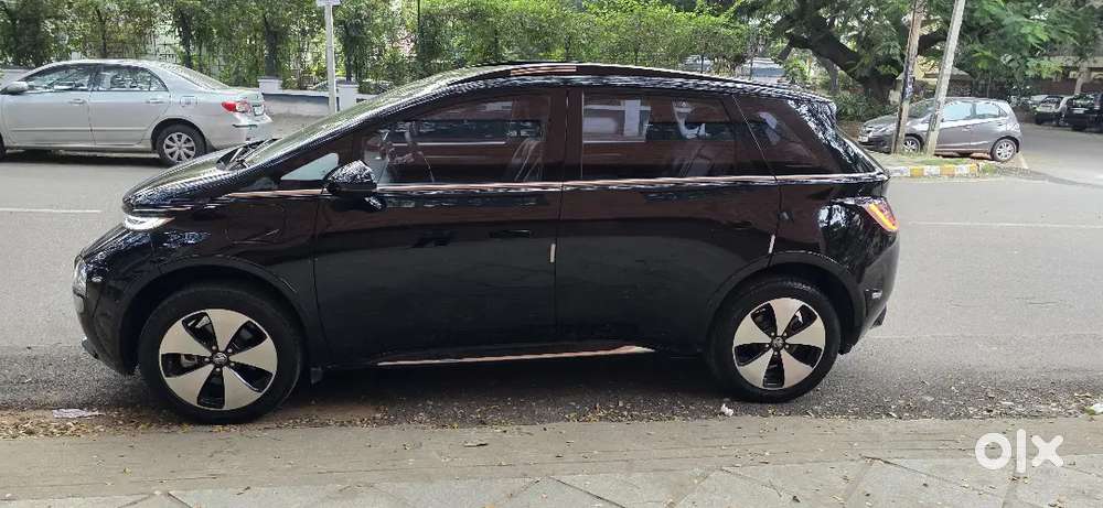 Mg Windsor Ev Essence 2025