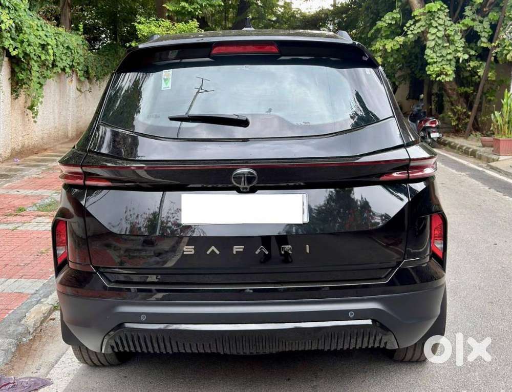 Tata Safari Accomplished Plus Dark Edition At, 2024, Diesel