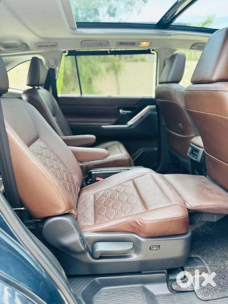 Toyota Innova Hycross 2.0 Zx Hybrid 7 Str, 2024, Petrol