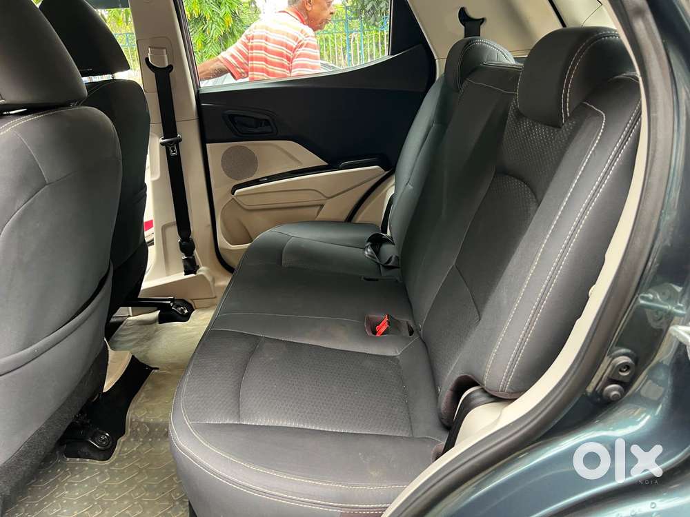 Mahindra Xuv300 1.2 W6 Amt Petrol, 2023, Petrol