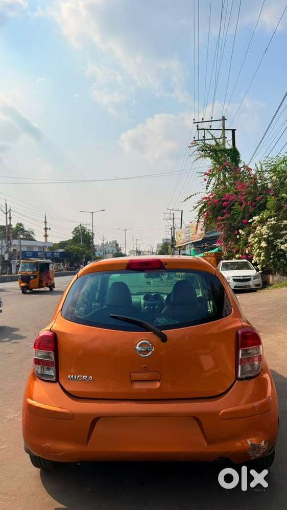 Nissan Petrol Car 2011
