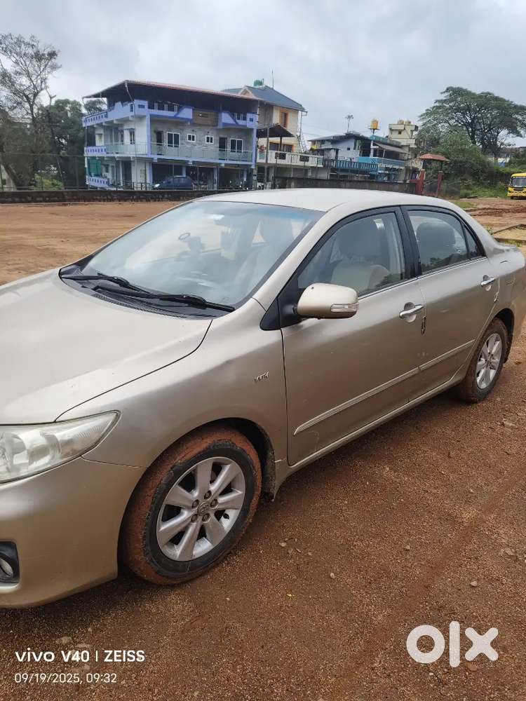 Toyota Corolla Altis 2011 Second Owner