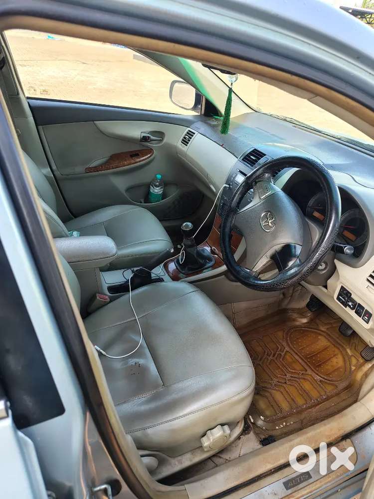 Toyota Corolla Altis 2010