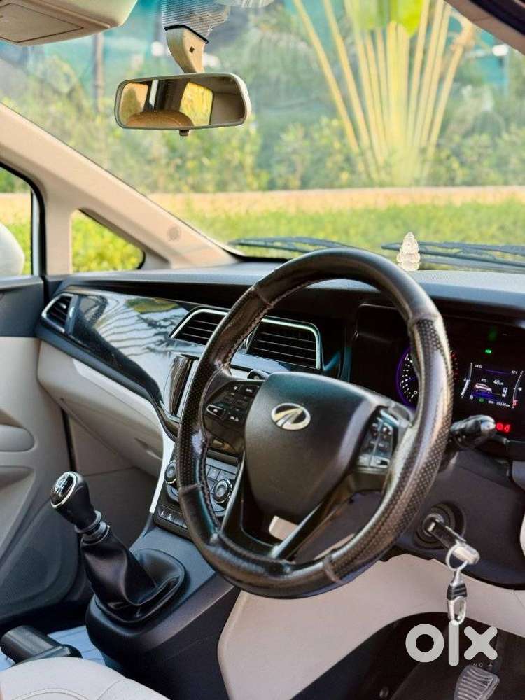 Mahindra Marazzo M8, 2018, Diesel