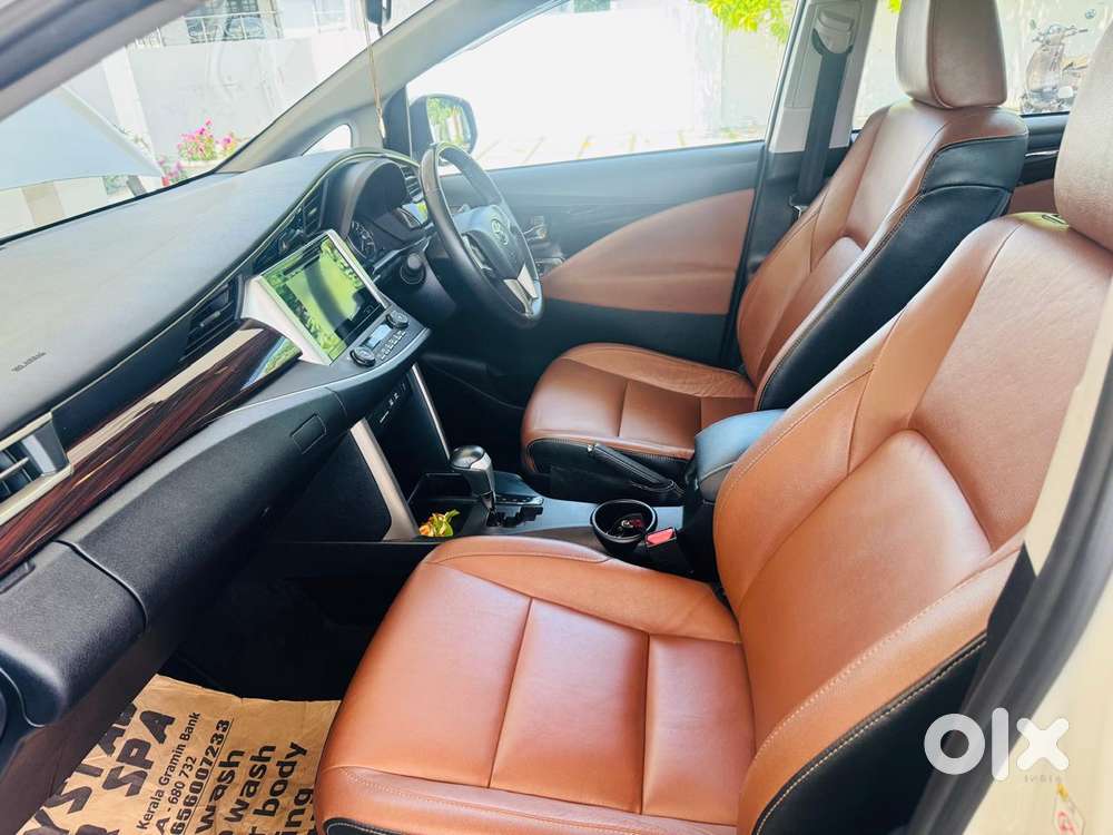 Toyota Innova Crysta 2.8 Zx At 7 Seater, 2017