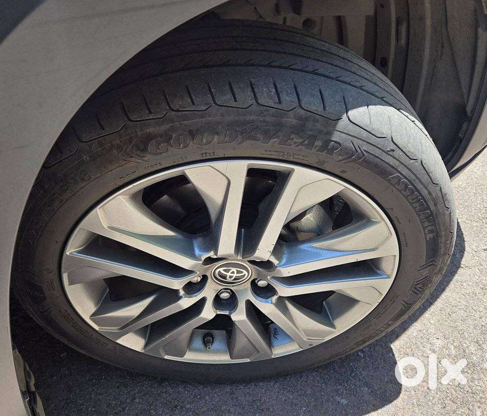 Toyota Innova Hycross 2.0 Zx Hybrid 7 Str, 2023, Petrol