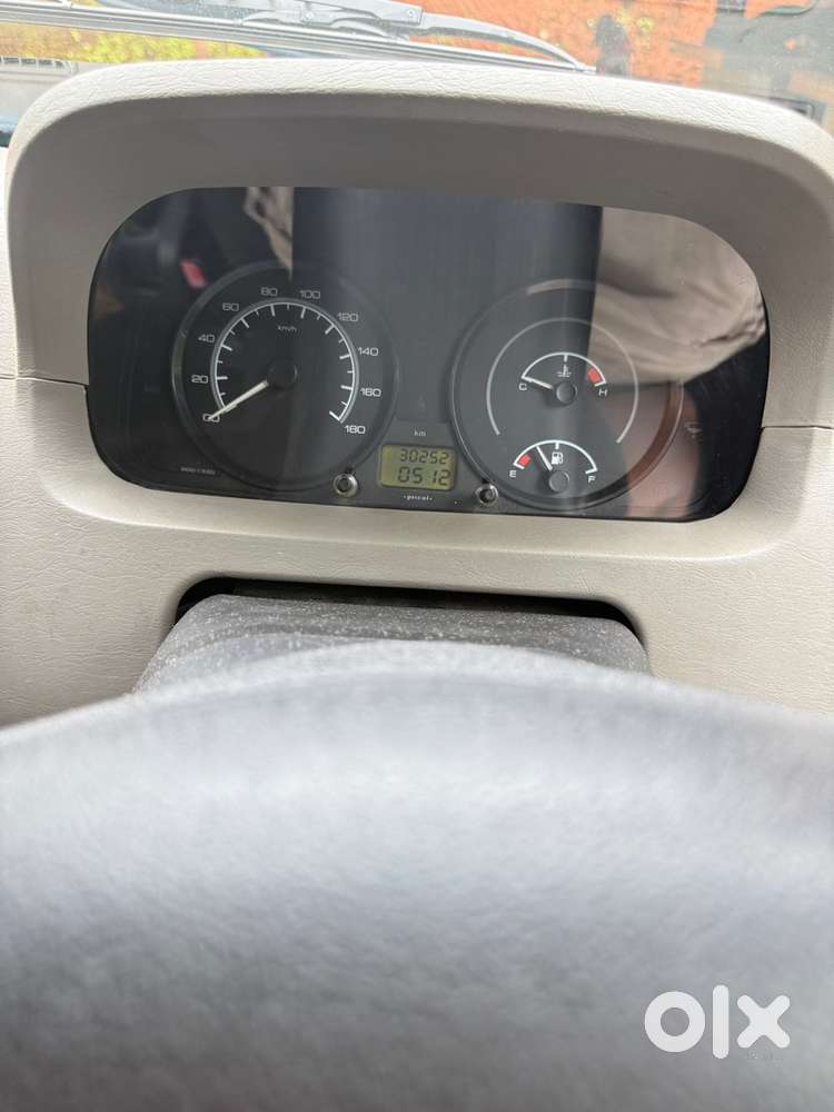 Tata Sumo Gold 2012