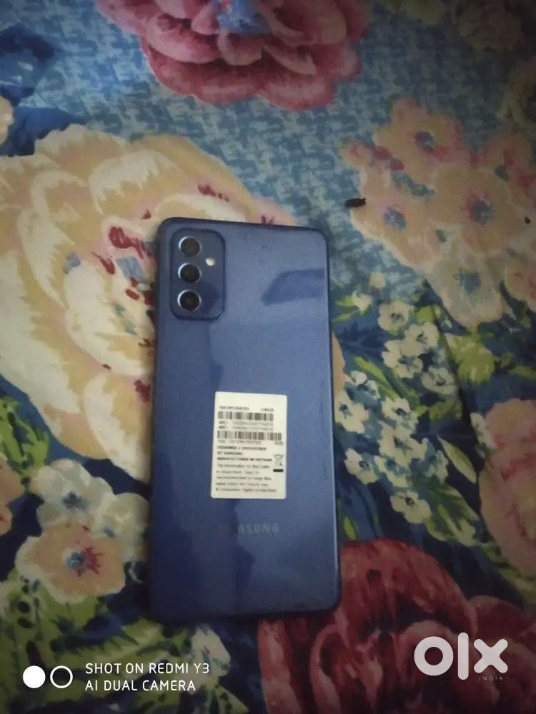 Samsung Galaxy M52 5G [ little crack on edge ]