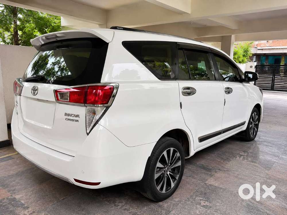Toyota Innova Crysta 2.5 Z -2021 -diesel - Manual - 7 Seater -top Mod