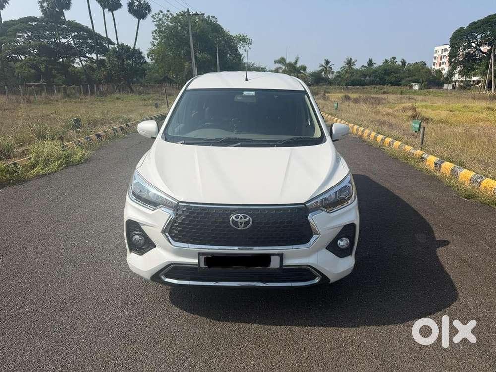 Toyota Rumion 2023 Petrol 50000 Km Driven-mini Crysta At