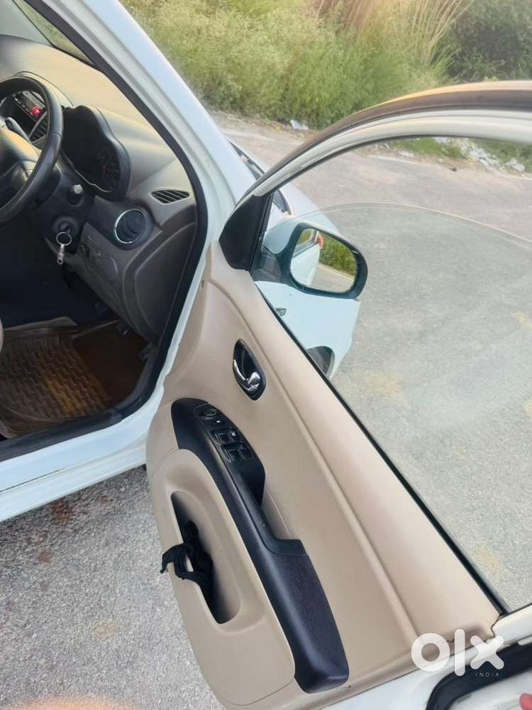 Hyundai Car Manual 2012