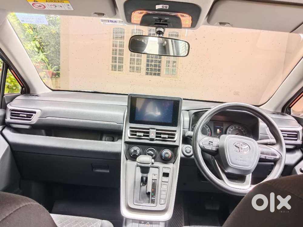 Toyota Innova Hycross 2024