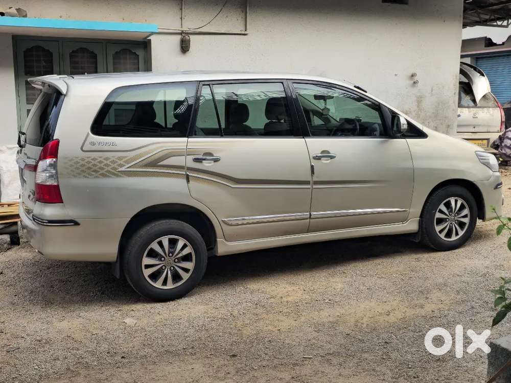 Toyota Innova 2015 Diesel Well Maintained