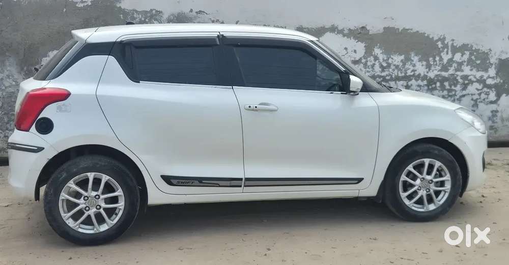 2024 Maruti Swift Zxi Cng Manual 39700 Km Driven