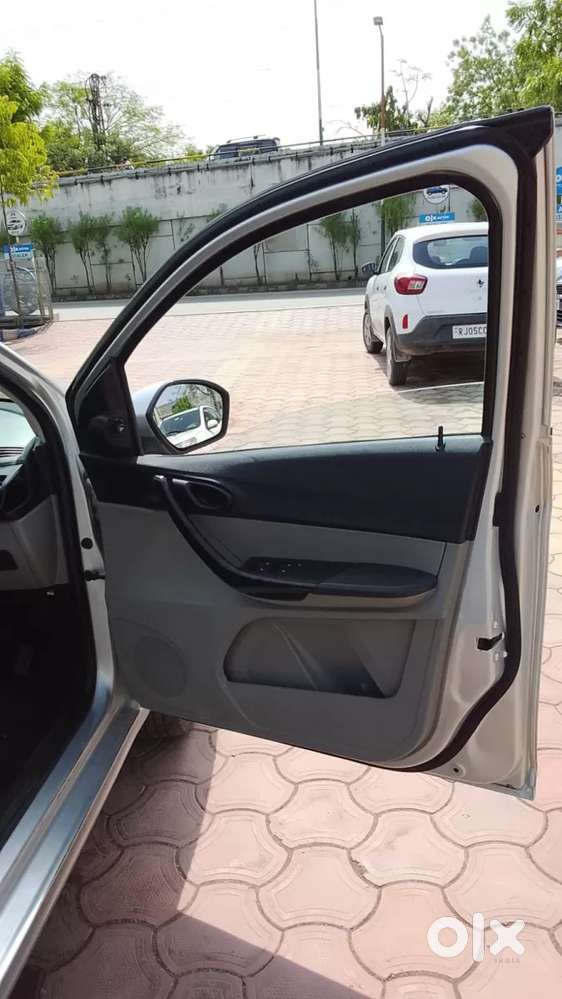 Tata Tiago 1.2 Revotron Xta, 2018, Petrol