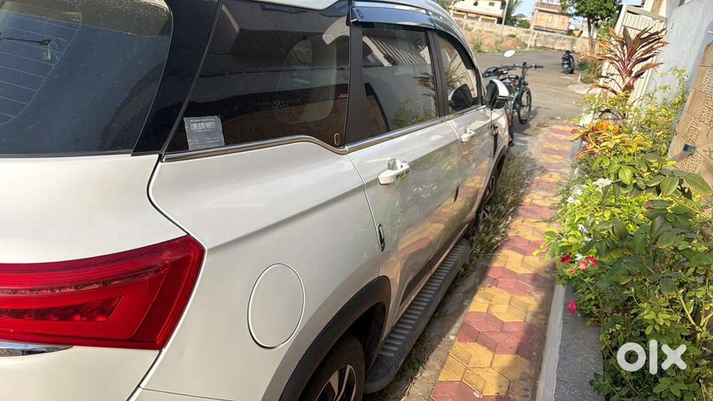 Mg Hector Plus 2023 Km Driven