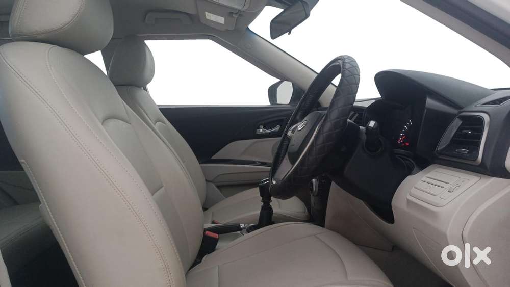 Mahindra Xuv300 W8, 2021, Petrol