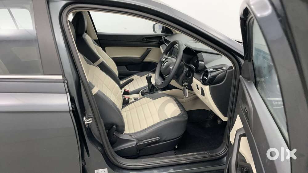 Skoda Slavia Active 1.0l Tsi Mt, 2022, Petrol