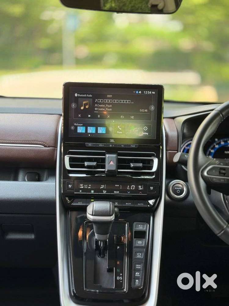Toyota Innova Hycross 2.0 Zx Hybrid 7 Str, 2025, Petrol