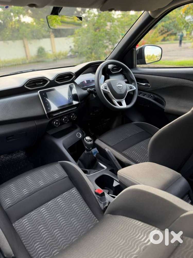 Nissan Magnite N-connecta Mt, 2025, Petrol