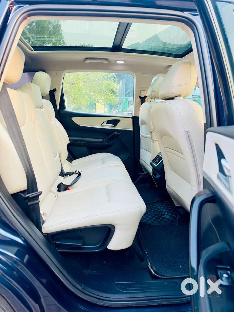 Mahindra Xuv700 2.2 Ax 7 Diesel At Luxury Pack Str Awd, 2022, Diesel