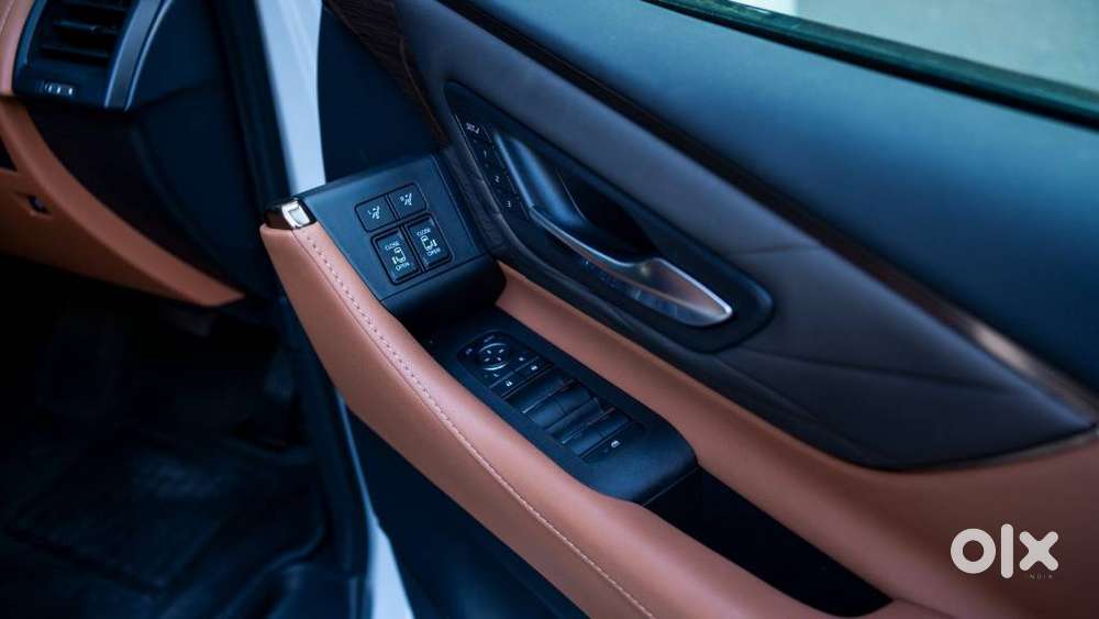 Toyota Vellfire Vip – Executive Lounge, 2024, Petrol