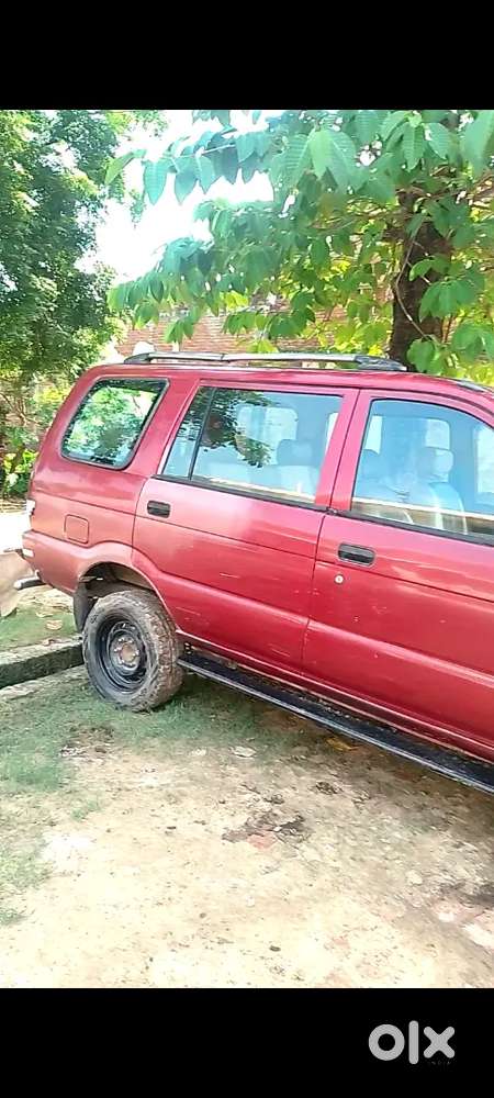 2011 Chevrolet Tavera 10 Seater