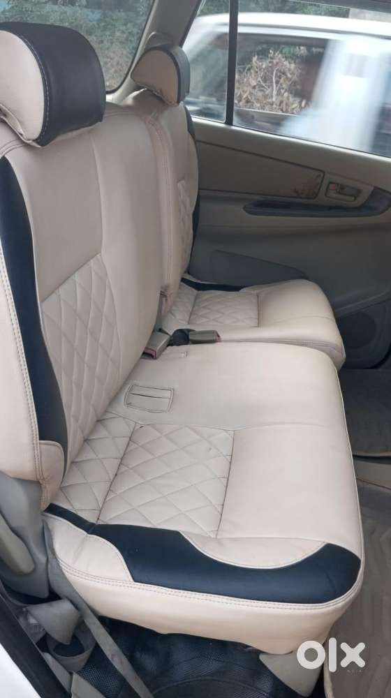Toyota Innova 2.5 Vx 8 Seater Bs Iv, 2011, Diesel