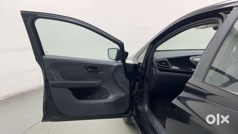 Tata Altroz 1.2 Xz Plus Dark Edition, 2022, Petrol