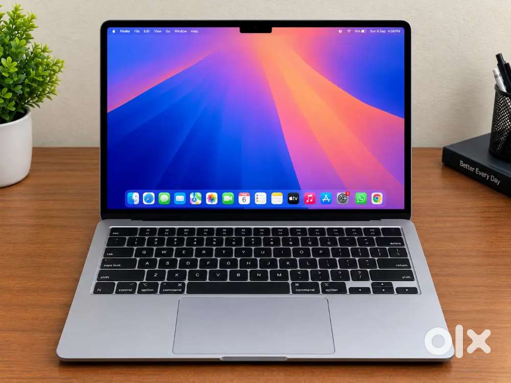 MacBook M4 (16 256)very little used Btty count 15 Serious buyers only