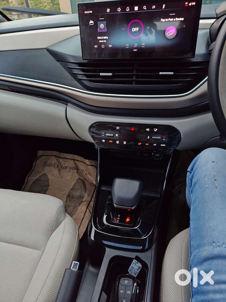 Tata Altroz, 2025, Petrol