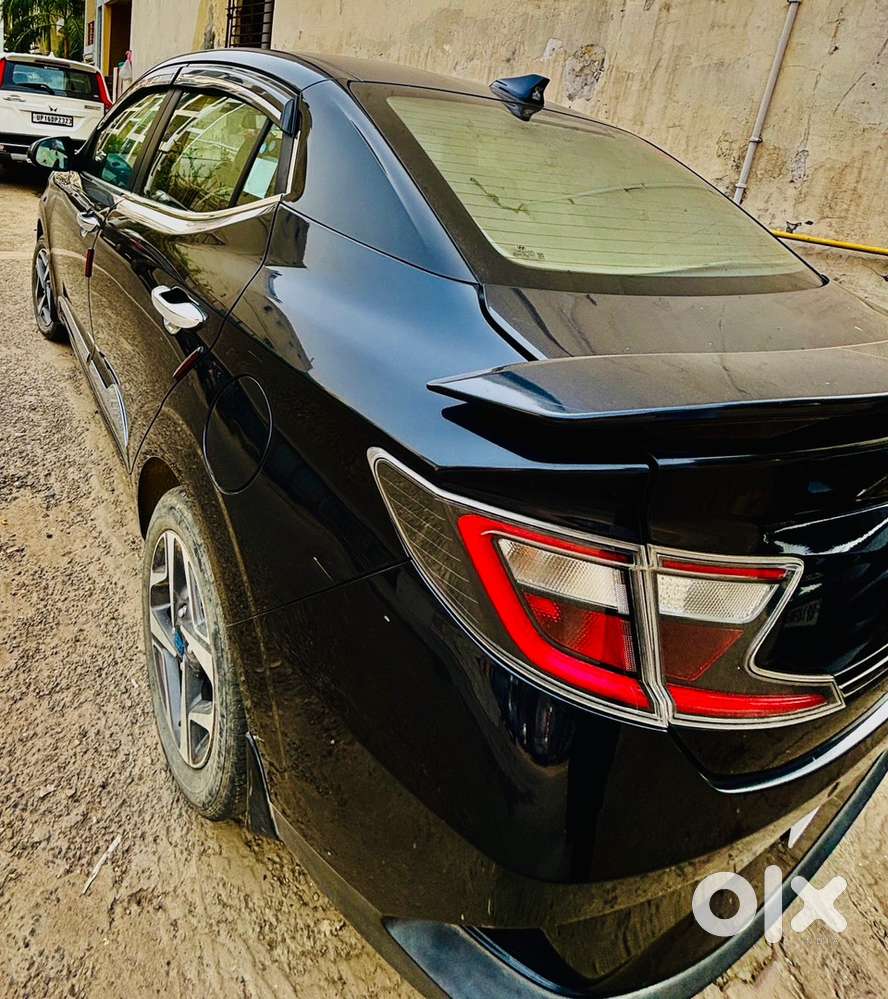 Hyundai Aura Sx 2024