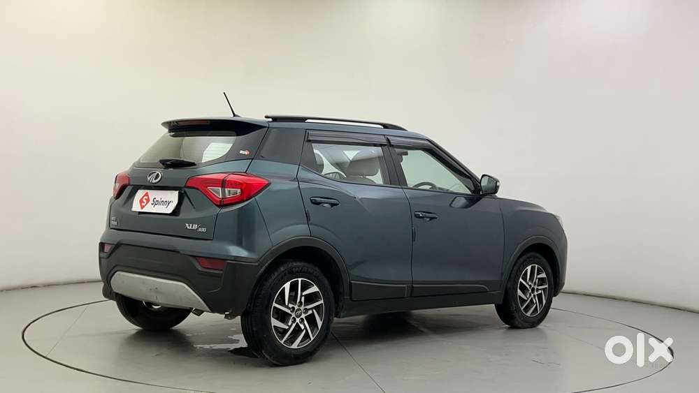 Mahindra Xuv300 1.2 W8 (o) Amt Petrol, 2022, Petrol