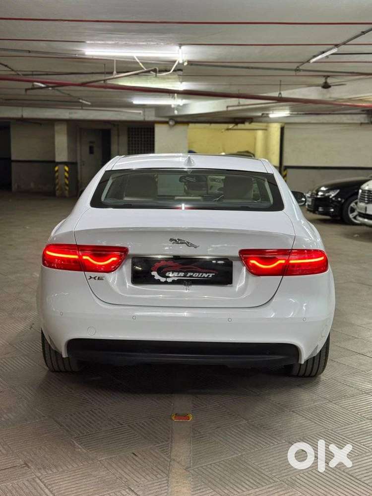 Jaguar Xe Portfolio, 2016, Petrol