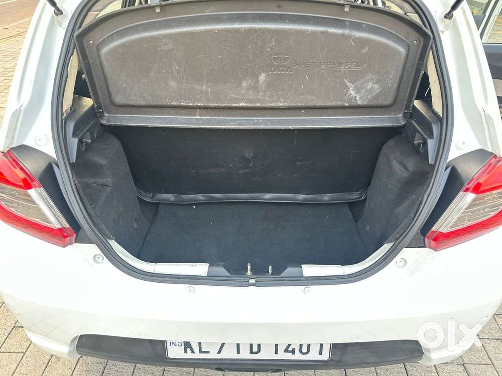 Tata Tiago 1.2 Revotron Xt (o), 2016, Petrol