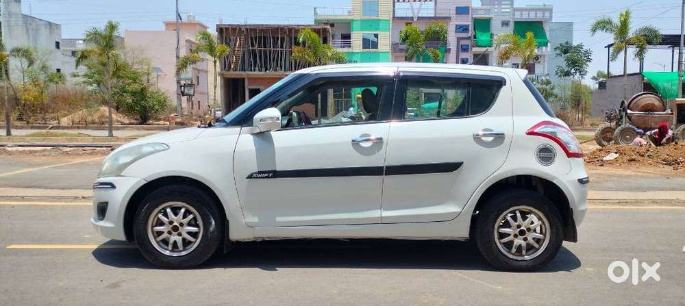 Maruti Suzuki Swift 2011-2014 Vxi, 2013, Petrol