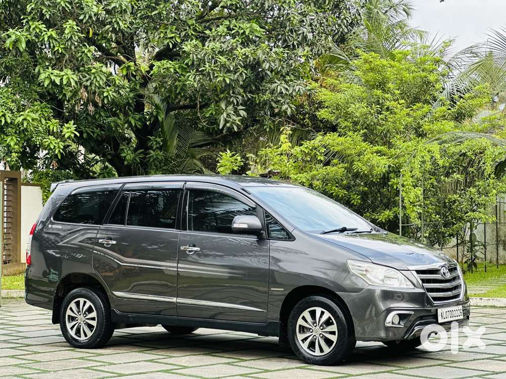 Toyota Innova 2.5 Z Diesel 7 Seater Bs Iv, 2015, Diesel