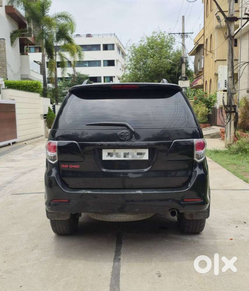Toyota Fortuner 4x2 Manual, 2014, Diesel