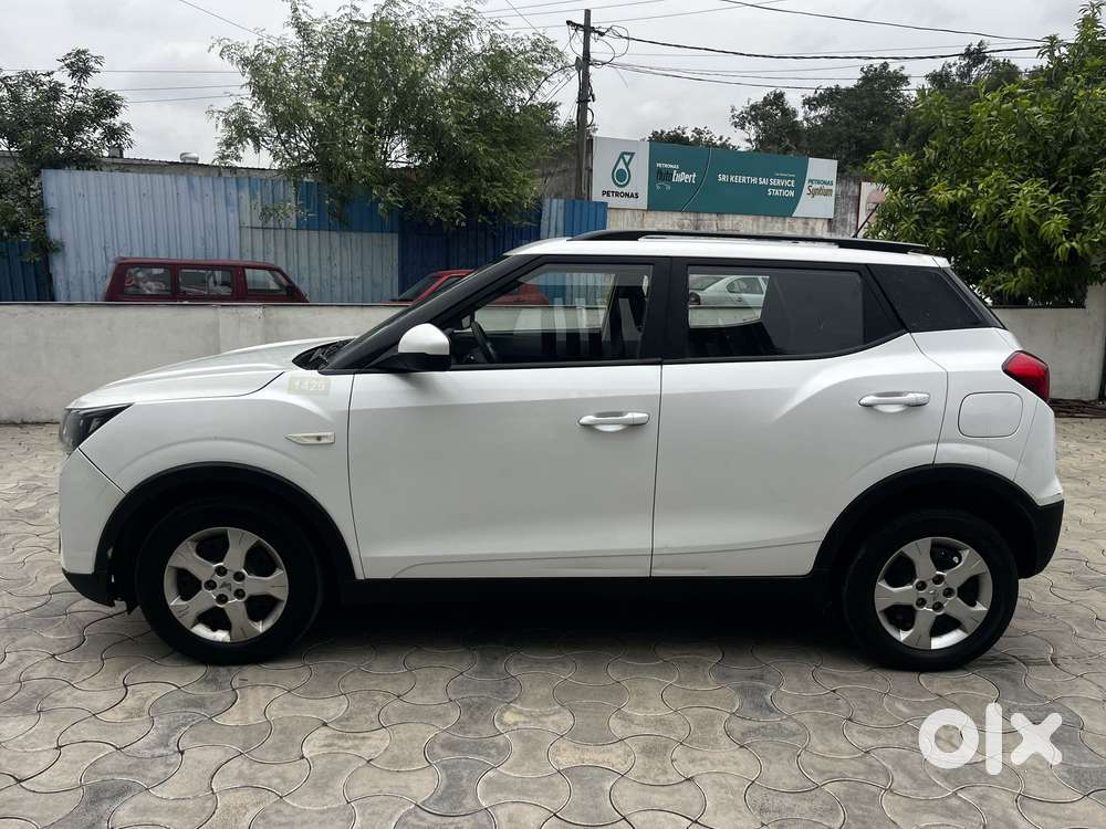 Mahindra Xuv300 1.2 W6 Amt Petrol, 2023, Petrol