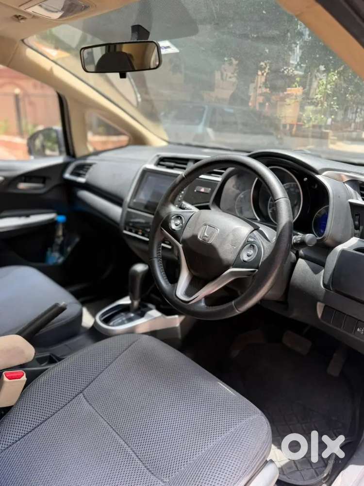 Honda Jazz Vx Cvt 2019 Petrol Automatic Top Model New Tyres