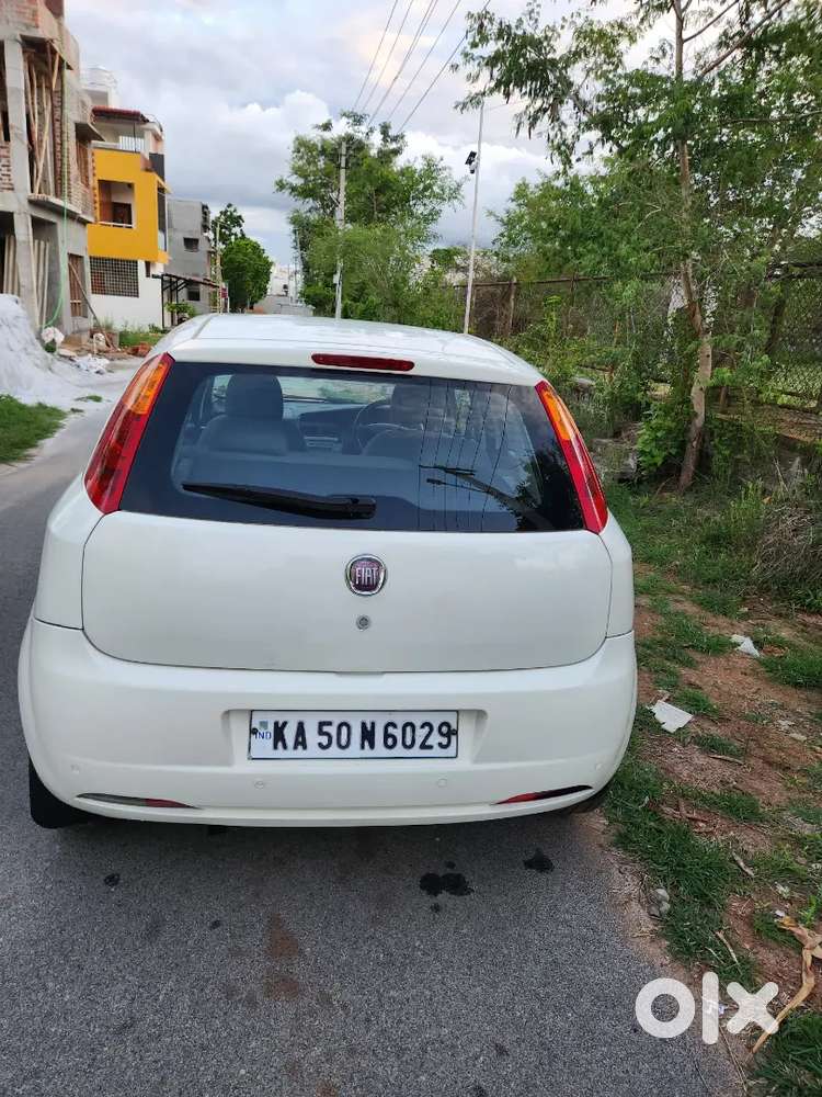 Fiat Punto Emotion 1.3 (top-end) 2013 Diesel Single Owner 66700 Km