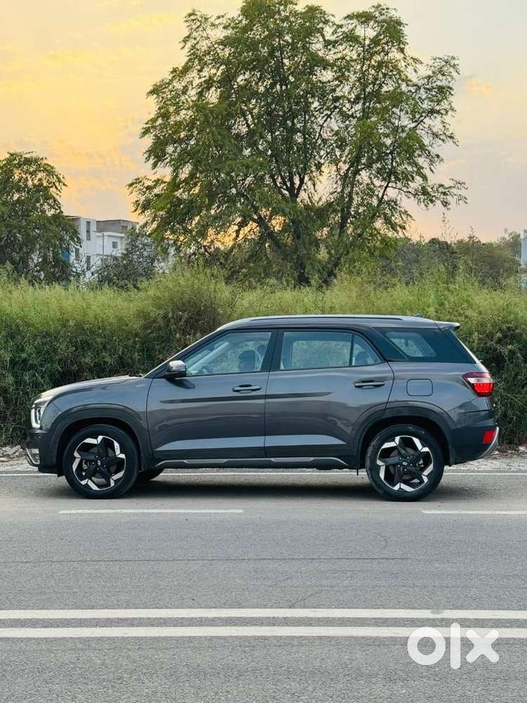 Hyundai Alcazar 2023 Petrol Well Maintained